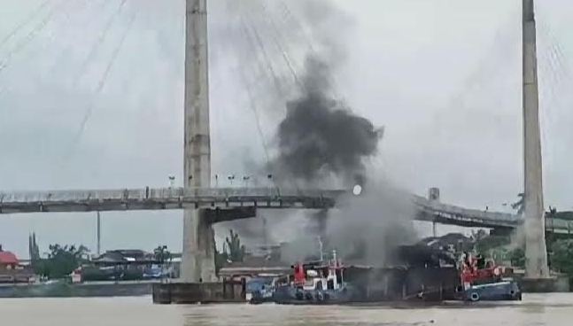 Jembatan Gentala Arasy Ikon Jambi Terkena Dampak Tragis Akibat Tabrakan Kapal Tongkang Batubara